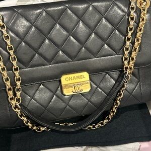 Chanel Black Quilted Shoulder Bag with Gold Chain